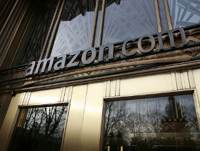 Печалбата на Amazon за тримесечието спада с 35%