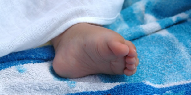 Намериха мъртво 2-месечно бебе, майката се самоуби