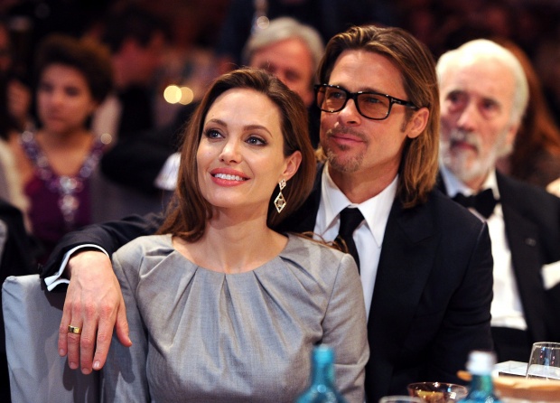 Анджелина Джоли иска сватба с „различни етнически традиции"