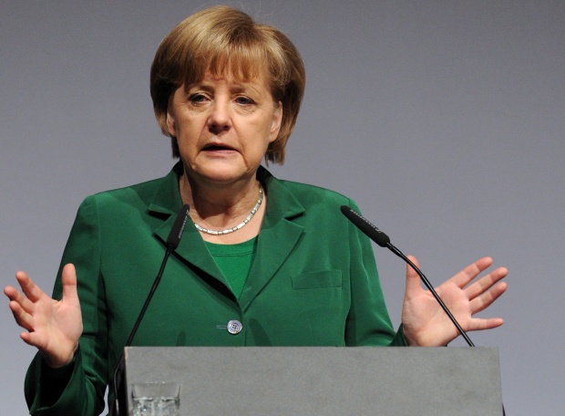 Гърция се гневи на Меркел, уж предложила референдум за еврото